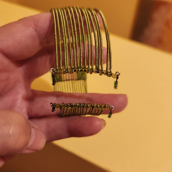 Pink and green fine beaded bracelet - Picture 2 of 5